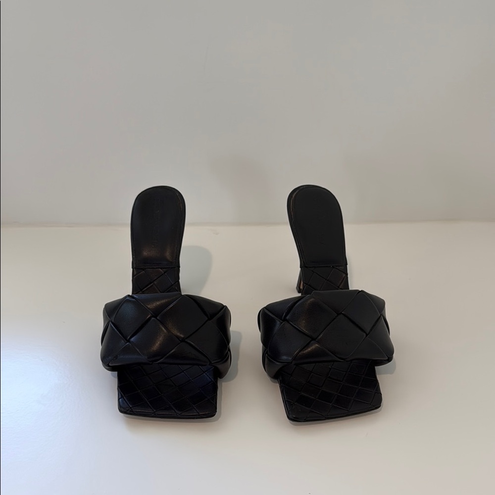 BOTTEGA VENETA Black Lido Mule